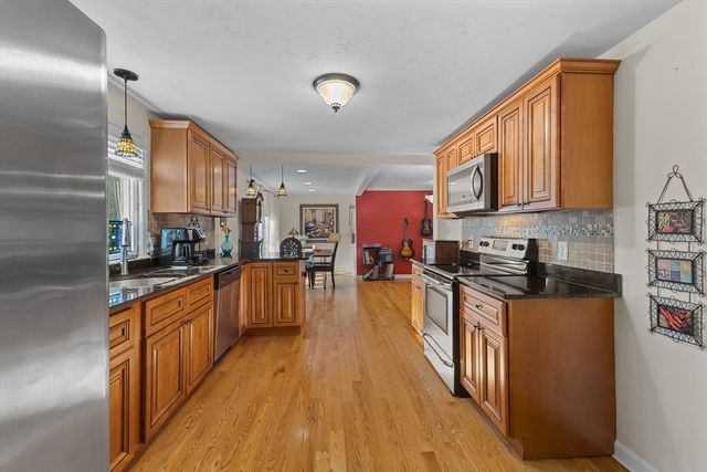 31 Mixter Rd, Holden, MA 01520
