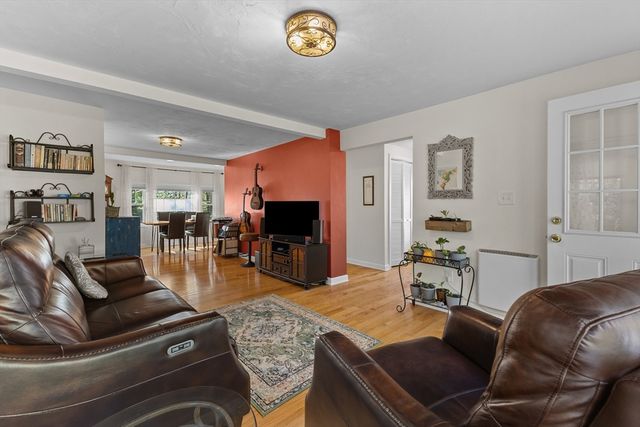 31 Mixter Rd, Holden, MA 01520