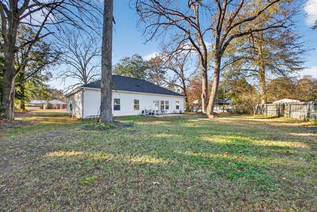 18 Winthrop Drive, Aiken, SC 29803