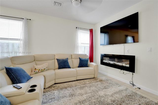 101 NE 37th Pl 0, Homestead, FL 33033