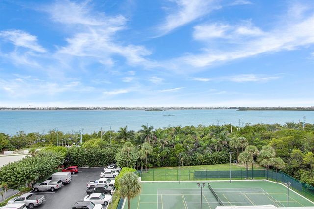 5280 N Ocean Drive 4d, Singer Island, FL 33404