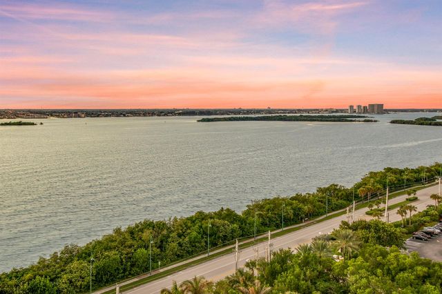 5280 N Ocean Drive 4d, Singer Island, FL 33404