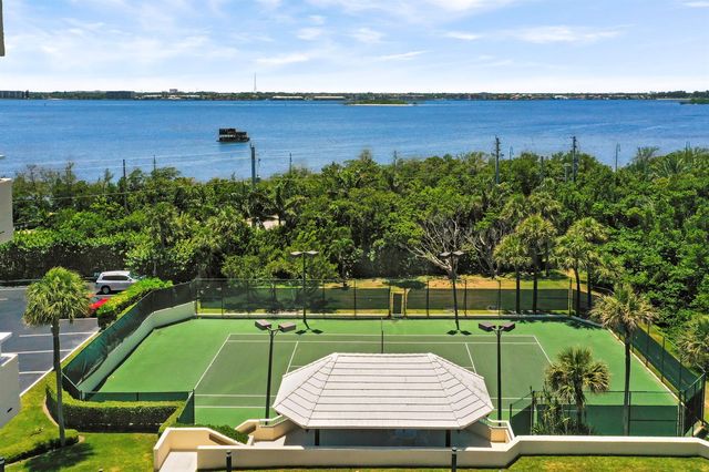 5280 N Ocean Drive 4d, Singer Island, FL 33404