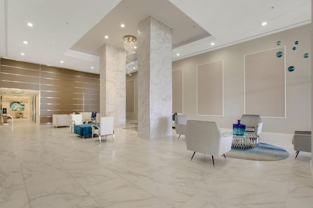 5280 N Ocean Drive 4d, Singer Island, FL 33404