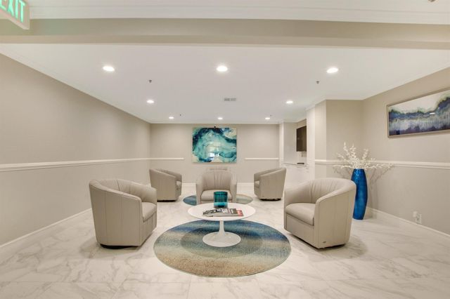 5280 N Ocean Drive 4d, Singer Island, FL 33404