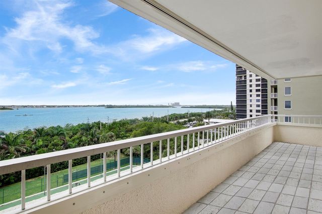 5280 N Ocean Drive 4d, Singer Island, FL 33404