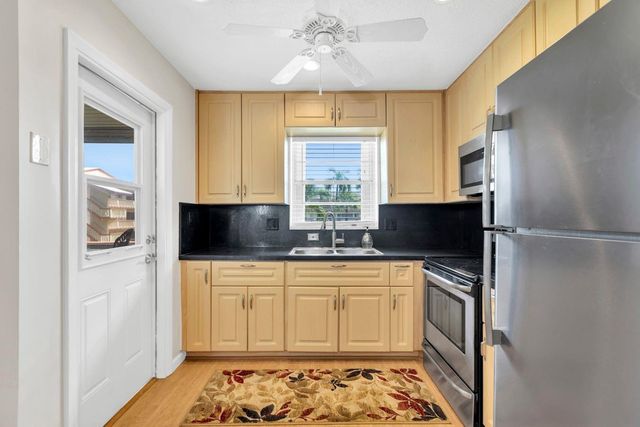 5300 Washington Street D206, Hollywood, FL 33021
