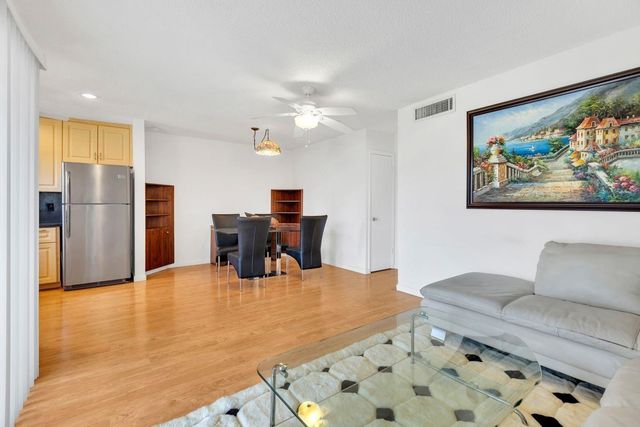 5300 Washington Street D206, Hollywood, FL 33021