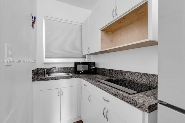 110 NW 9th Avenue 3, Miami, FL 33128