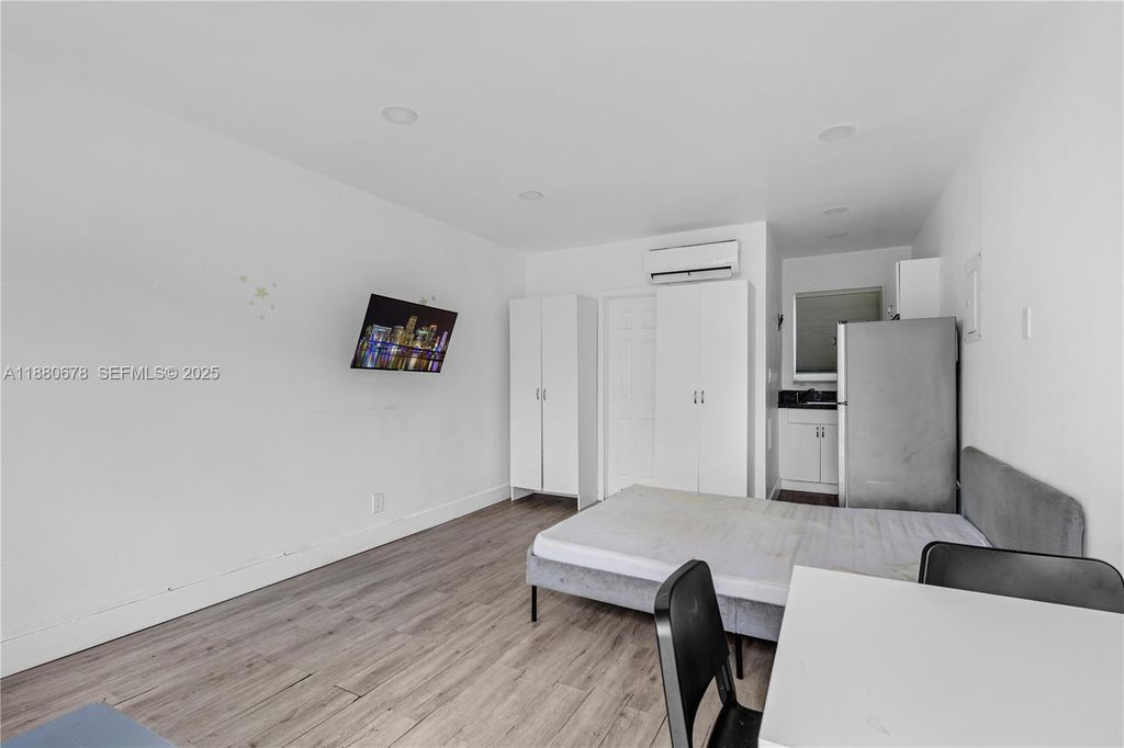 110 NW 9th Avenue 3, Miami, FL 33128