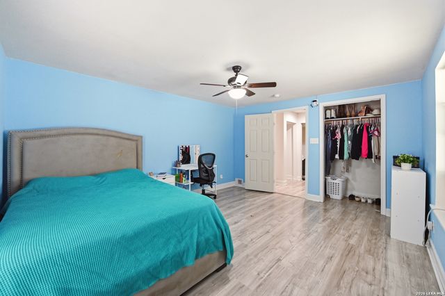 2401 Avenue J, Hondo, TX 78861