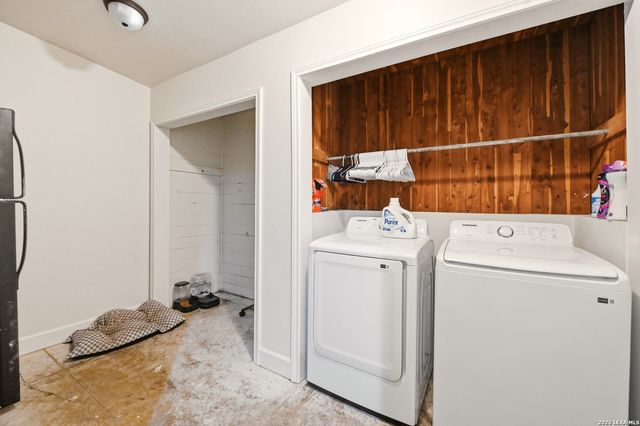 2401 Avenue J, Hondo, TX 78861