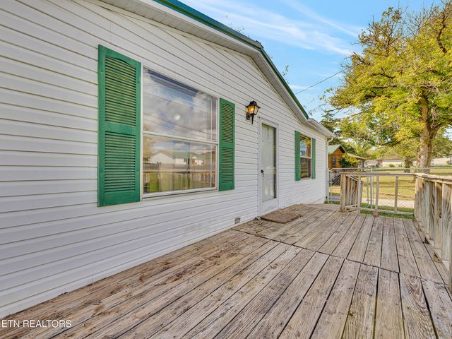 115 Queener St, Jacksboro, TN 37757