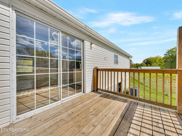 115 Queener St, Jacksboro, TN 37757