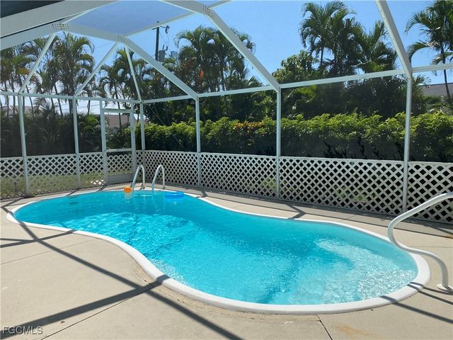 2522 SW 9th PL, Cape Coral, FL 33914