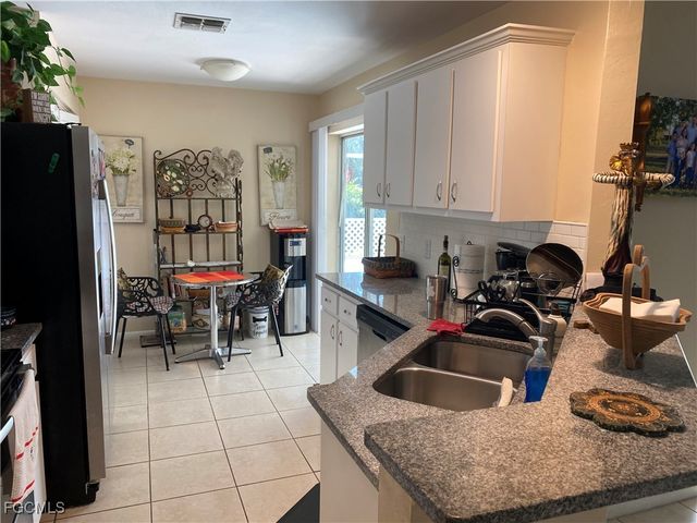 2522 SW 9th PL, Cape Coral, FL 33914