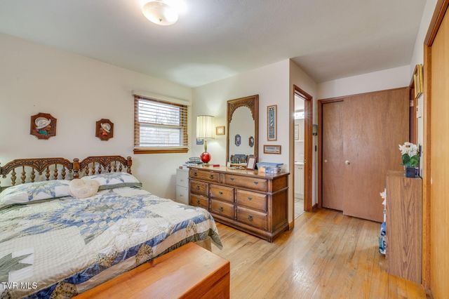 1602 Fairway Drive, Johnson City, TN 37601