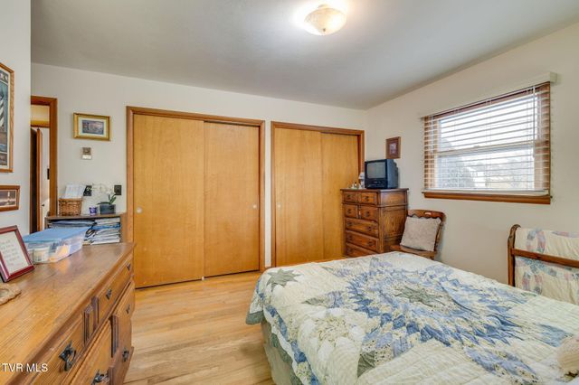 1602 Fairway Drive, Johnson City, TN 37601