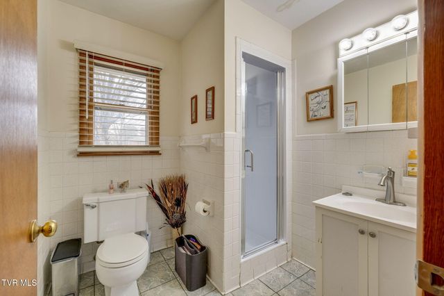 1602 Fairway Drive, Johnson City, TN 37601