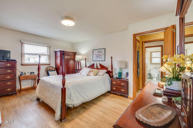 1602 Fairway Drive, Johnson City, TN 37601