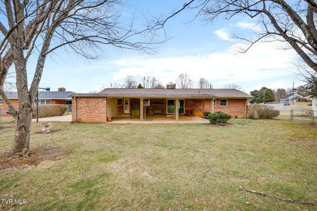 1602 Fairway Drive, Johnson City, TN 37601