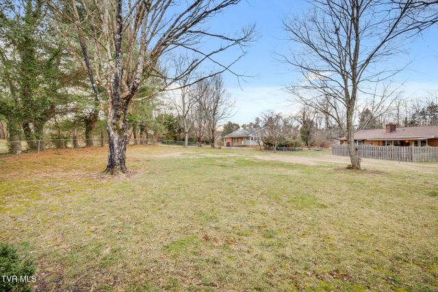 1602 Fairway Drive, Johnson City, TN 37601