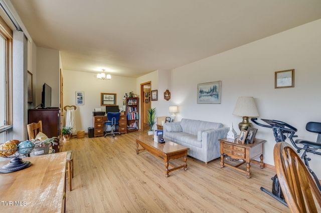 1602 Fairway Drive, Johnson City, TN 37601