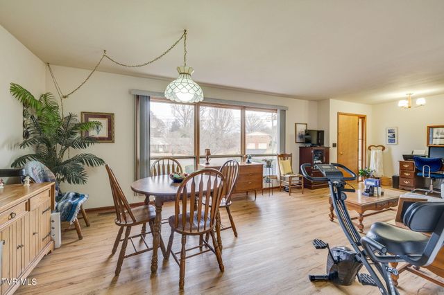 1602 Fairway Drive, Johnson City, TN 37601