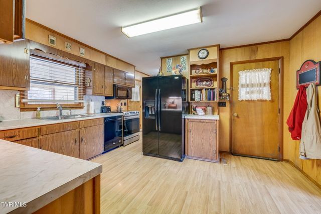 1602 Fairway Drive, Johnson City, TN 37601