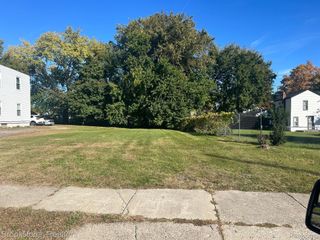 45 LAKE Street, Pontiac, MI 48341