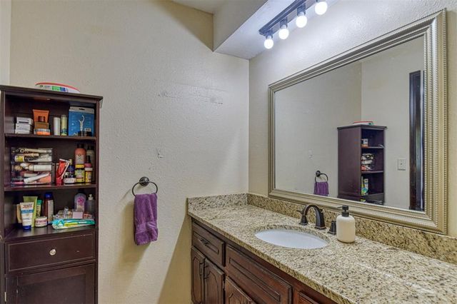1900 Love Lane, Choctaw, OK 73020