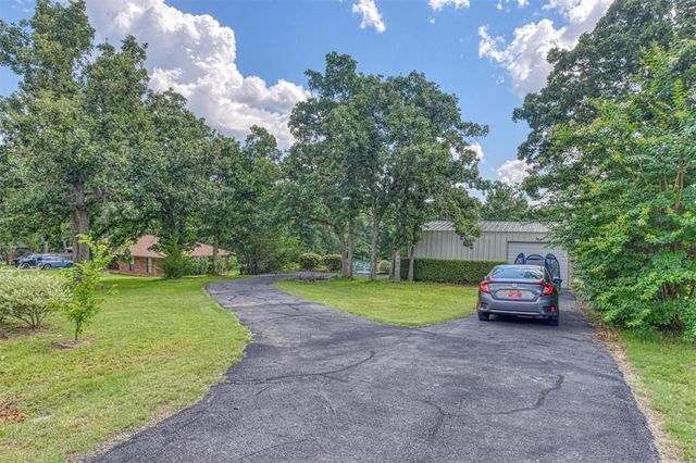 1900 Love Lane, Choctaw, OK 73020