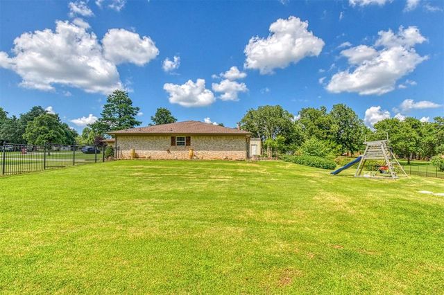 1900 Love Lane, Choctaw, OK 73020