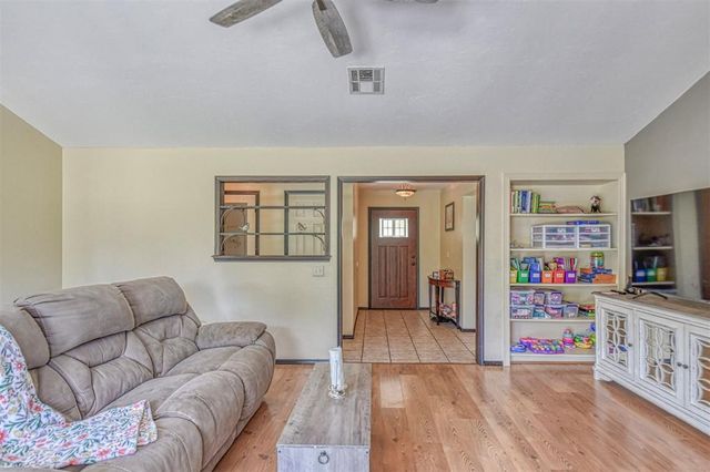 1900 Love Lane, Choctaw, OK 73020