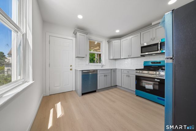 41 Southfield Avenue, Stamford, CT 06902