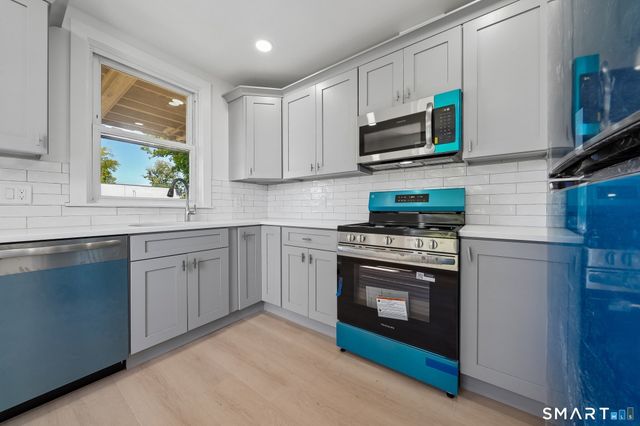 41 Southfield Avenue, Stamford, CT 06902