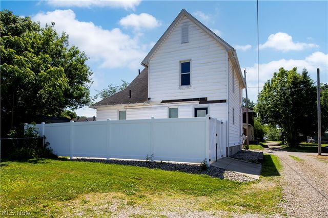 714 Pike Avenue SW, Massillon, OH 44647