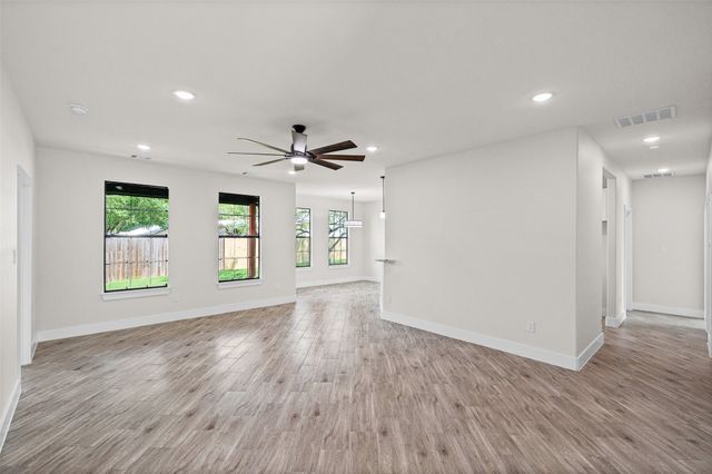 2408 Creek Drive, Granbury, TX 76048