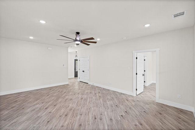 2408 Creek Drive, Granbury, TX 76048