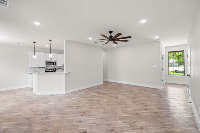 2408 Creek Drive, Granbury, TX 76048