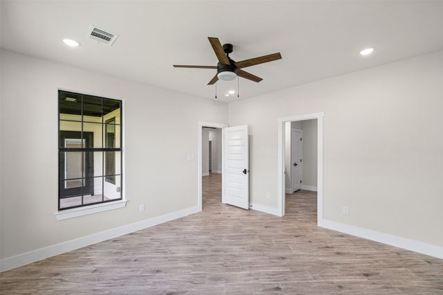 2408 Creek Drive, Granbury, TX 76048