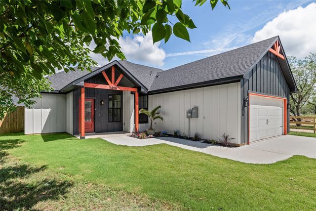 2408 Creek Drive, Granbury, TX 76048
