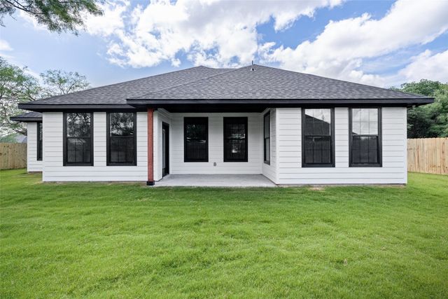 2408 Creek Drive, Granbury, TX 76048