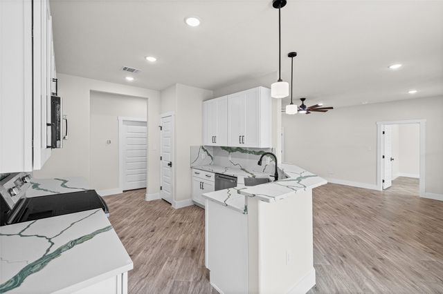 2408 Creek Drive, Granbury, TX 76048