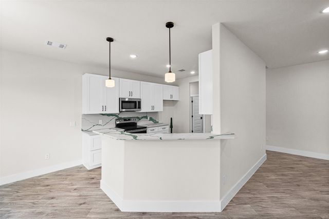 2408 Creek Drive, Granbury, TX 76048