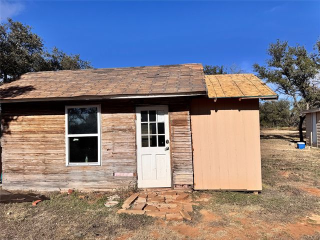 125 Torres Lane, Brownwood, TX 76801
