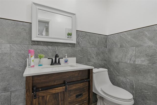 2275 NW 30th Street, Miami, FL 33142