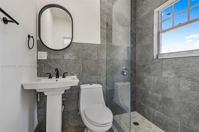 2275 NW 30th Street, Miami, FL 33142
