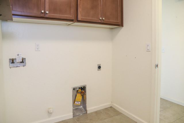 2035 W Chianti Way, Hanford, CA 93230