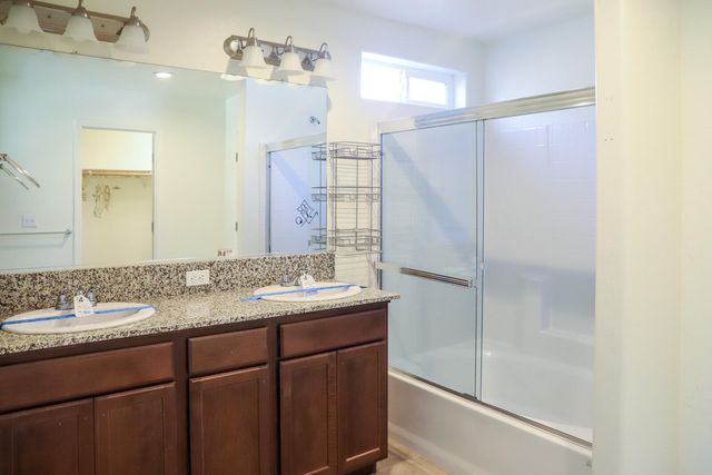 2035 W Chianti Way, Hanford, CA 93230